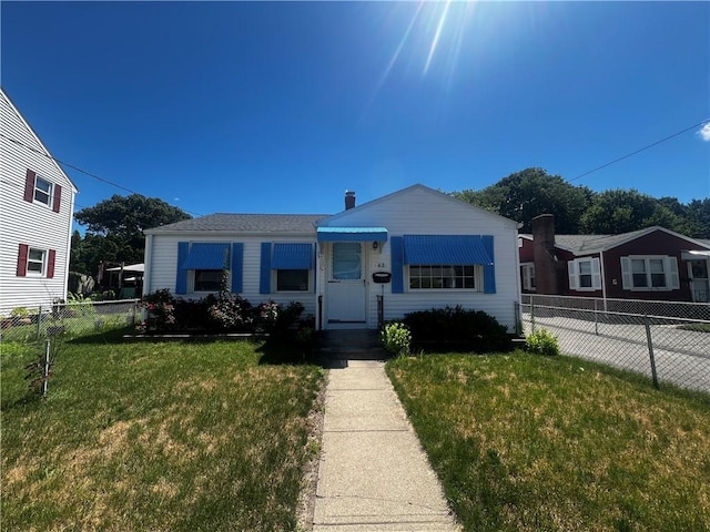 63 Maplecrest Dr, Pawtucket, RI 02861 - photo 2