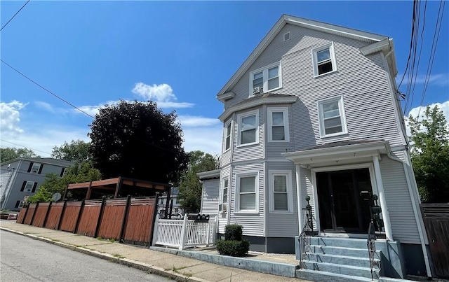 7 Brown St, Pawtucket, RI 02860 - photo 3