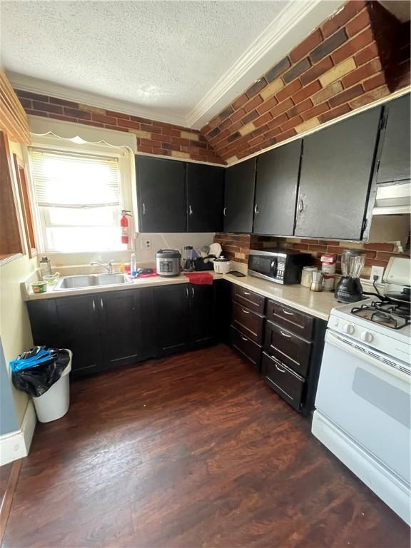 7 Brown St, Pawtucket, RI 02860 - photo 20