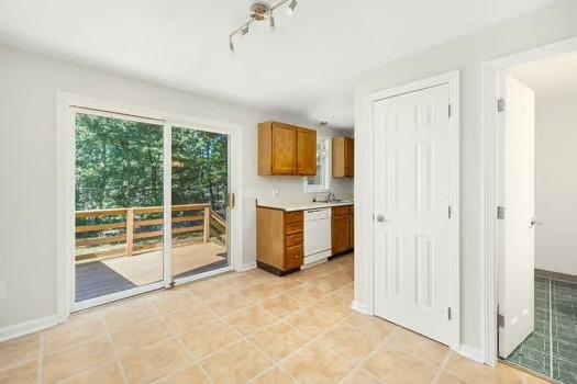 23 Birdie Ct, Coventry, RI 02816 - photo 5