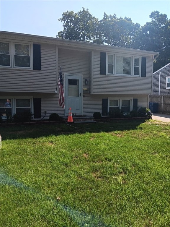 162 Pine St, Warwick, RI 02888 - photo 1