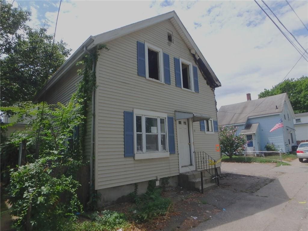 14 Martin Ct, Pawtucket, RI 02860 - photo 1