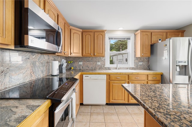 12 Hagen Ave, Cranston, RI 02920 - photo 3