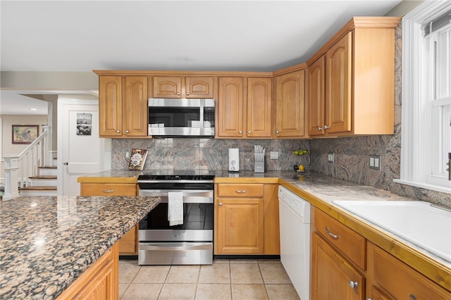 12 Hagen Ave, Cranston, RI 02920 - photo 4