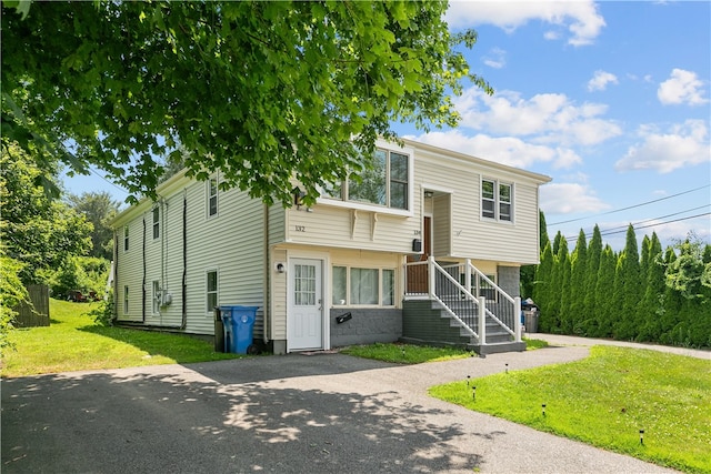 132 Maple Ave, Middletown, RI 02842 - photo 1
