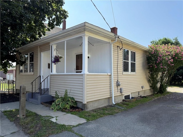 92 N Maple Ave NE, Barrington, RI 02806 - photo 1