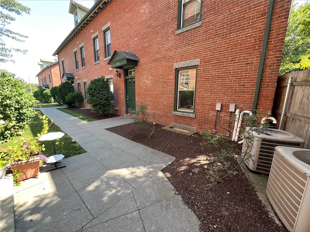 1742 Lonsdale Ave Unit 5, Lincoln, RI 02865 - photo 2