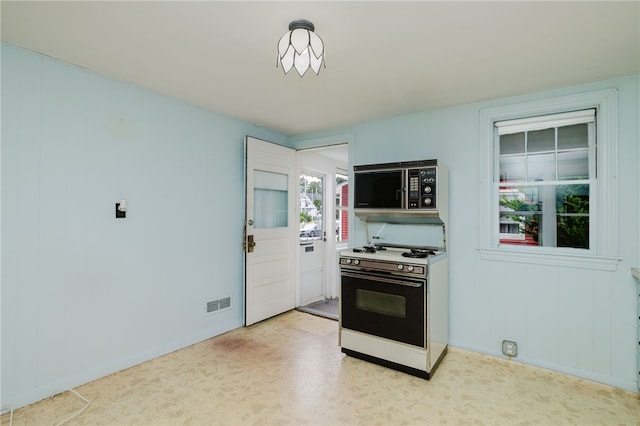 22 Ruth St, Pawtucket, RI 02861 - photo 14
