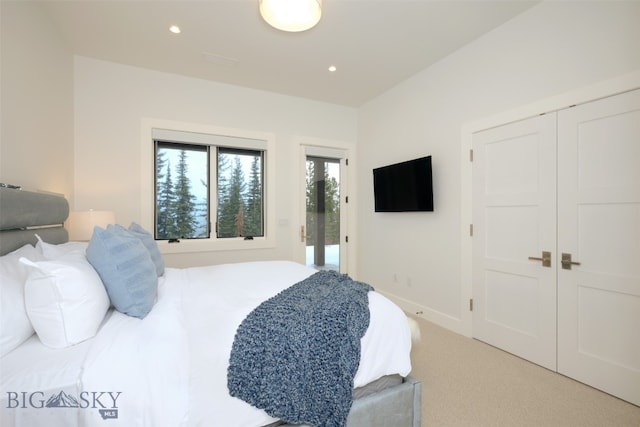 bedroom featuring carpet floors