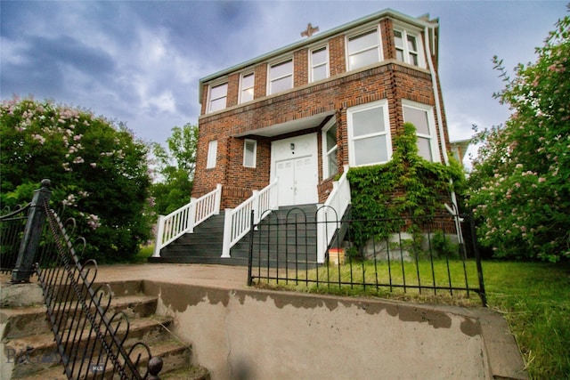 view of front of house