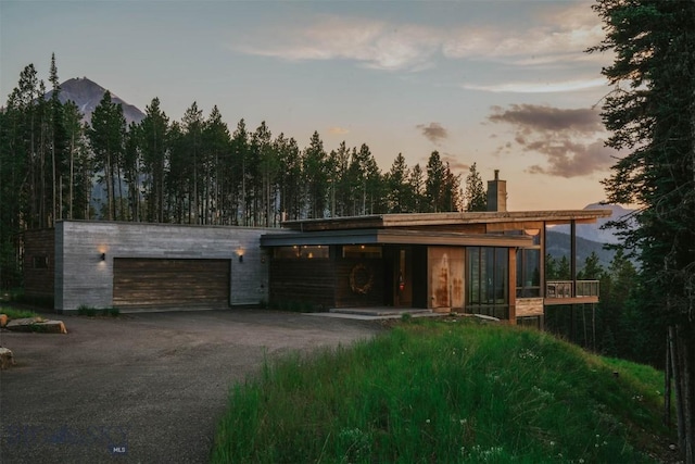 exterior space featuring driveway