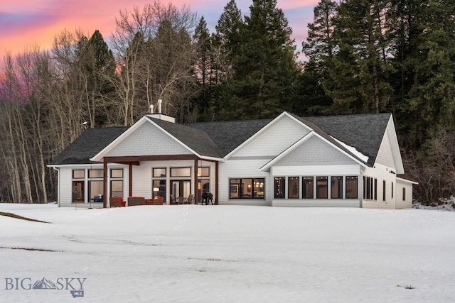 view of front of property