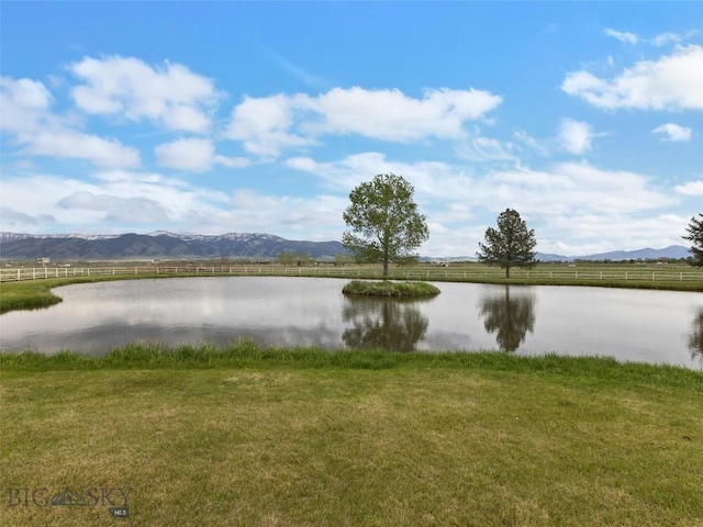 water view with a mountain view