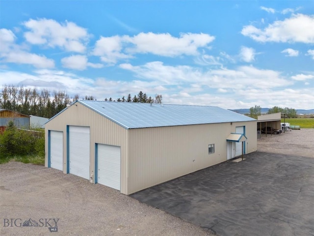 view of detached garage