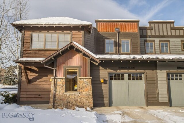 view of front of house with a garage