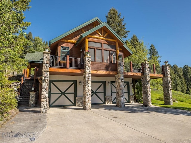 view of front of home with a garage