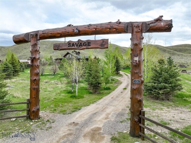 exterior space with a mountain view and a rural view