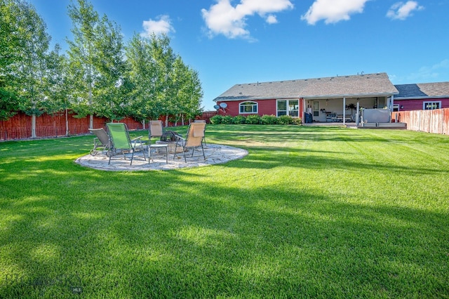 view of yard featuring a patio