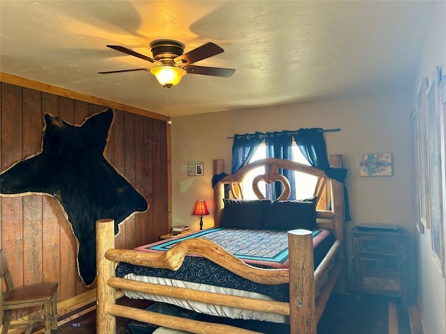 bedroom featuring ceiling fan