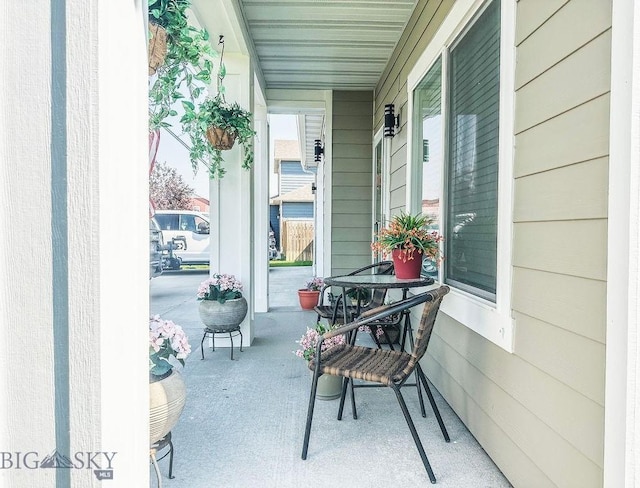 view of patio / terrace with covered porch