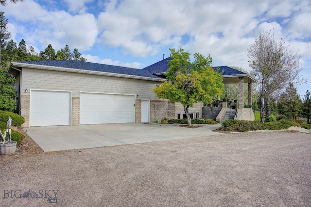 view of front facade featuring a garage
