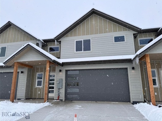 view of front of home with a garage