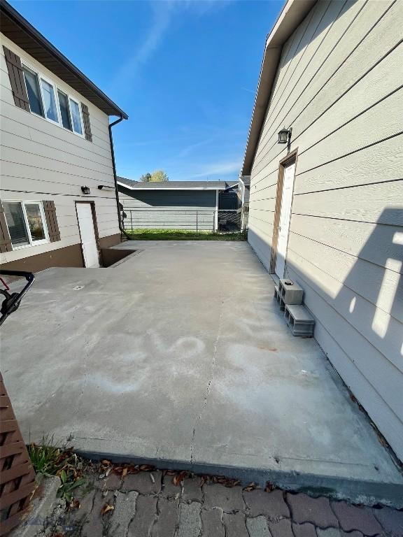 1115 E Center St, Dillon, MT 59725 - view of patio