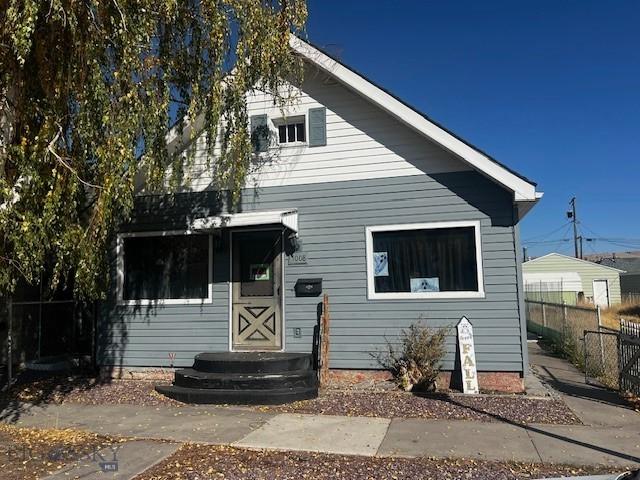 bungalow with fence
