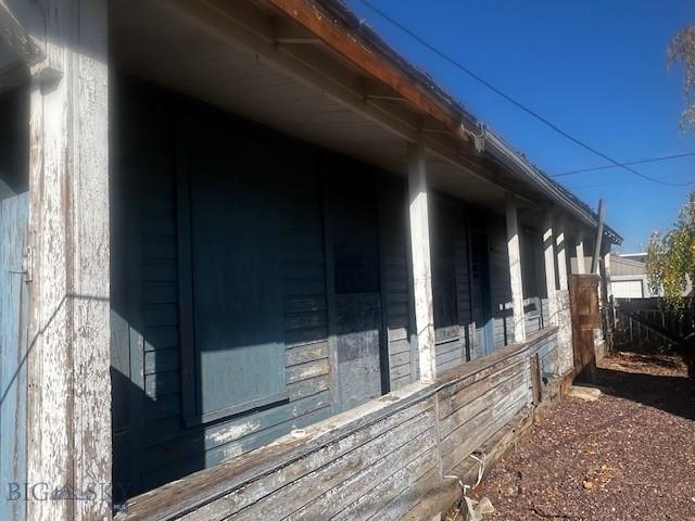 view of home's exterior