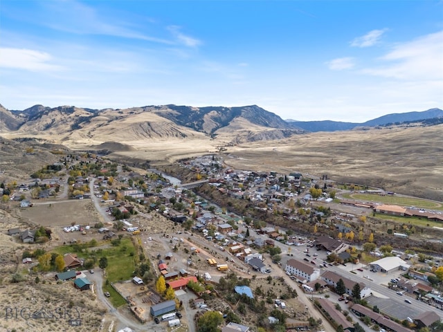 bird's eye view featuring a mountain view