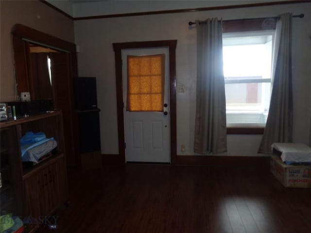 112 Washington St, Anaconda, MT 59711 - foyer entrance with wood finished floors