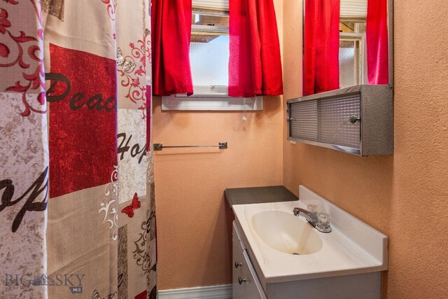 bathroom with vanity