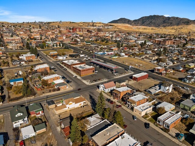 bird's eye view featuring a mountain view