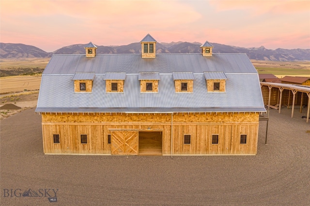 view of front of house featuring a mountain view