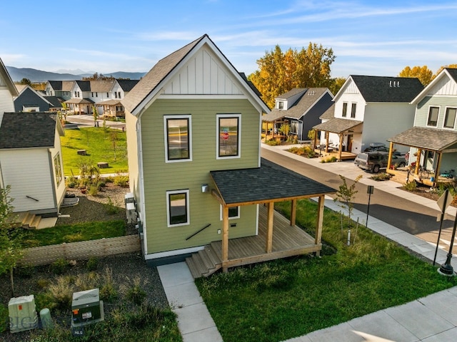 view of front of house with a mountain view