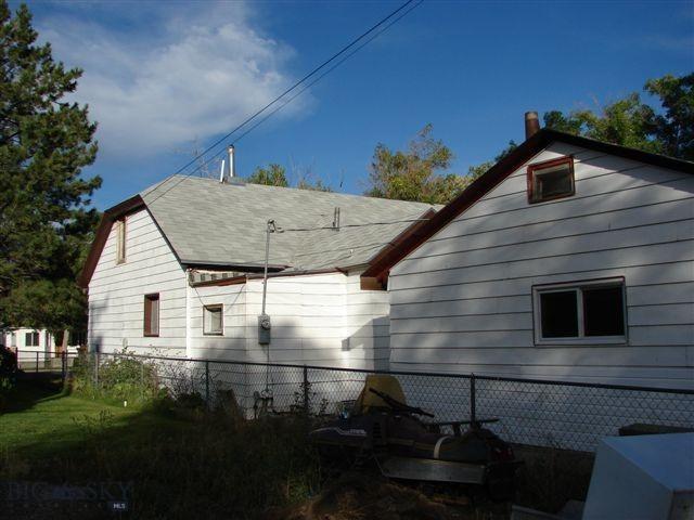 view of home's exterior