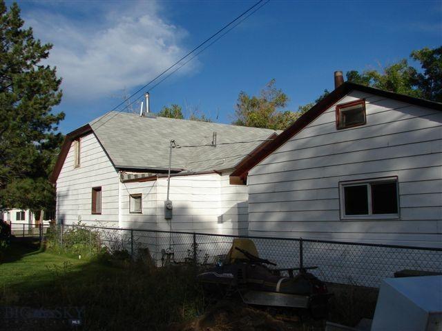 617 E Callender St, Livingston, MT 59047 - view of home's exterior with fence