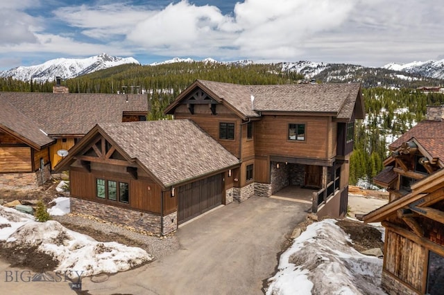 view of front facade featuring a mountain view