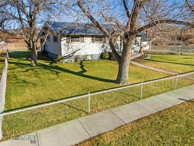 view of yard featuring fence