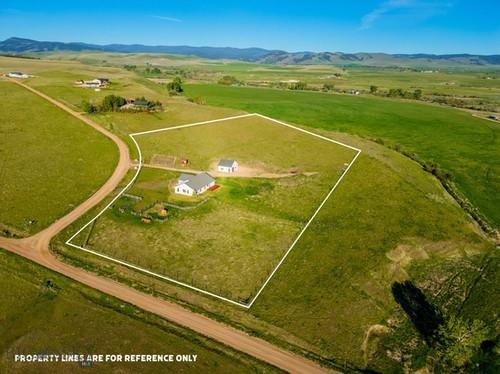 bird's eye view featuring a rural view