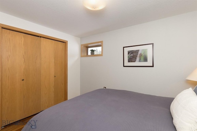 bedroom featuring a closet