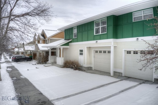 view of front of property featuring a garage