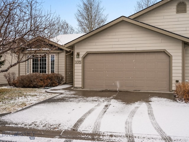 view of front facade with a garage