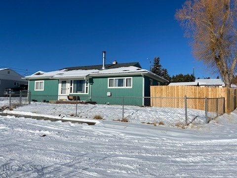 view of front of home