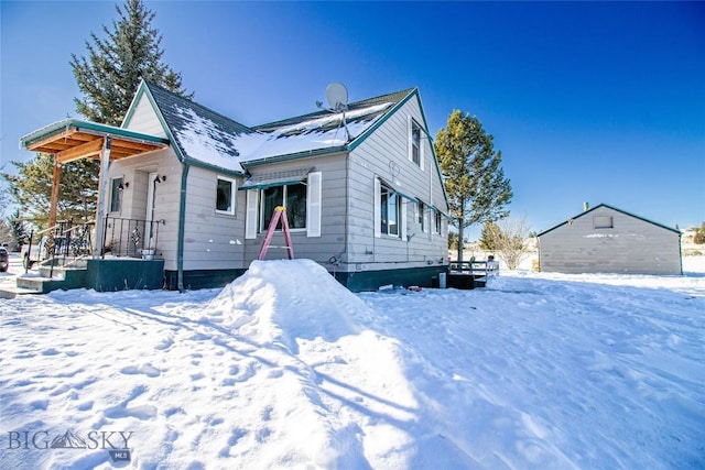 view of front of property