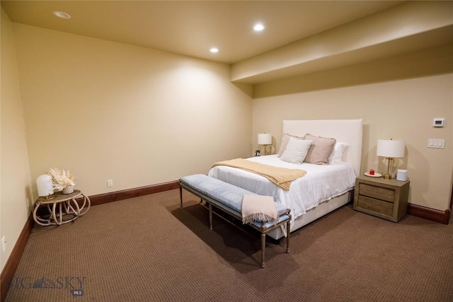 bedroom featuring carpet floors