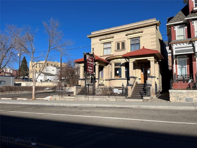 view of front of house