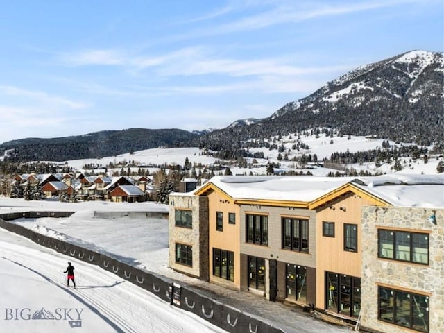 property view of mountains