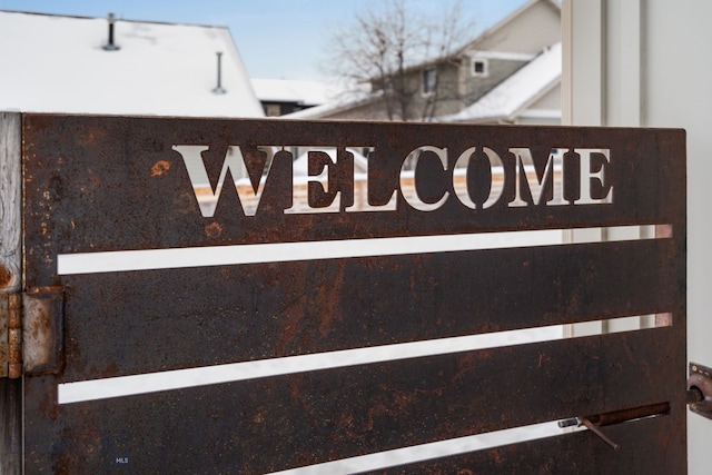 view of community / neighborhood sign