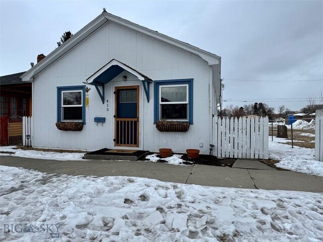 view of front of property